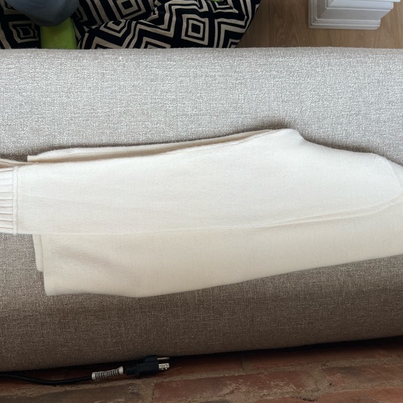 Club Monaco Tommie Wool Crewneck - PERFECT used condition. - Picture 4 of 8